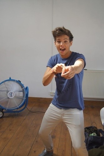 Louis adore les ...
