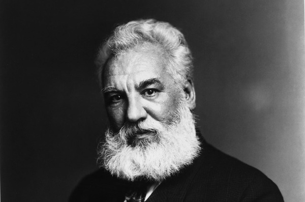 Alexander Graham Bell ?