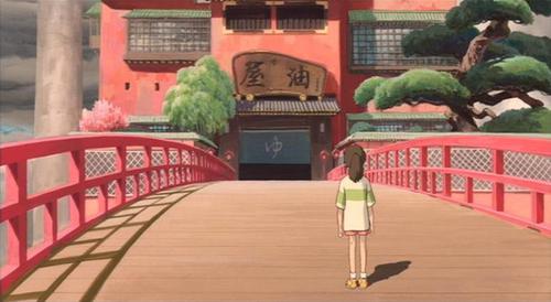 Quel comportement Sen doit-elle adopter pour traverser le pont des bains de Yubâba dans Le Voyage de Chihiro ?