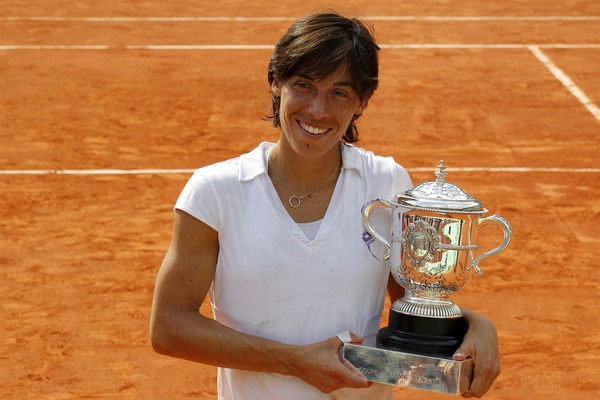 Qui est cette italienne qui remporte le tournoi Dames de Roland-Garros ?