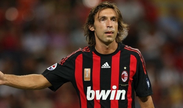 Andrea Pirlo a évolué à l'AC Milan .....