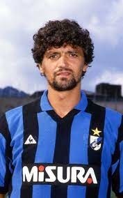 Cet ancien attaquant italien a contribué à éliminer le FC Nantes de la C3 en 1986 en marquant trois buts lors de la double confrontation. Son nom est :