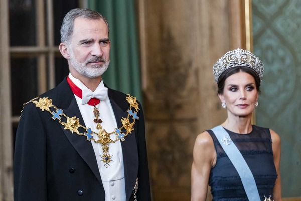Quel nom désigne la dynastie du roi d’Espagne Felipe VI ?