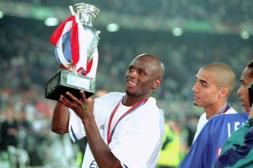 Il remporte également l'Euro 2000. Dans cette compétition, il a participé à tous les matchs des Bleus.