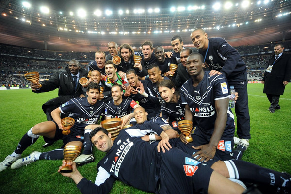 Au cours des années 2000, combien de fois les Girondins ont-ils remporté la Coupe de la Ligue ?