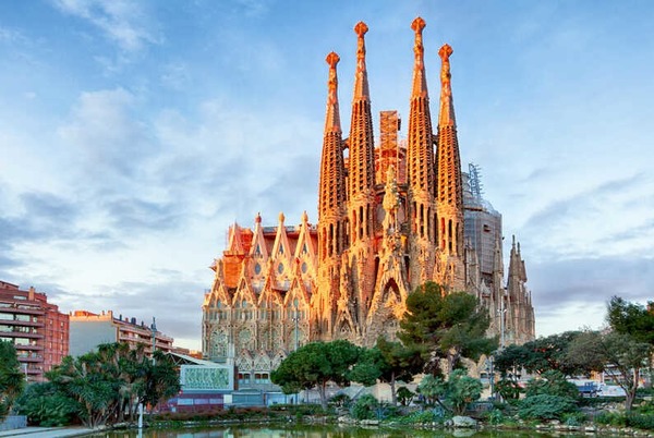Où se trouve la Sagrada Familia ?