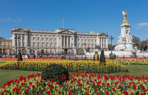 Résidence des souverains britanniques, c'est la Palais de.....