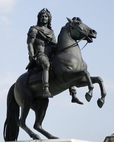 Où peut-on admirer cette statue de Louix XIV ?