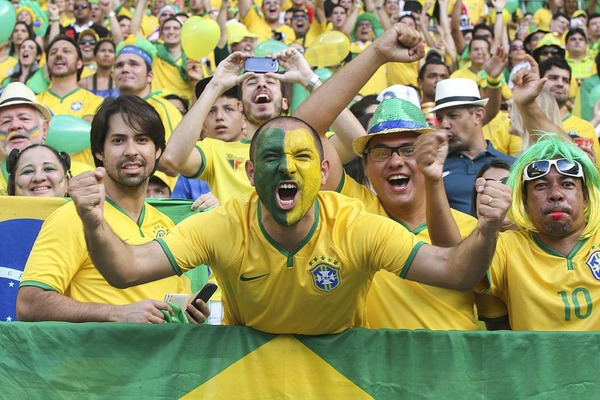 Avec 199 854 spectateurs, quel match représente à ce jour la plus grosse affluence dans un stade en Coupe du Monde ?
