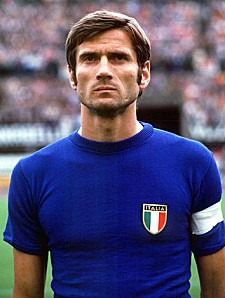 Il était le capitaine de la Squadra Azzura lors de ce tournoi, il s'agit de...