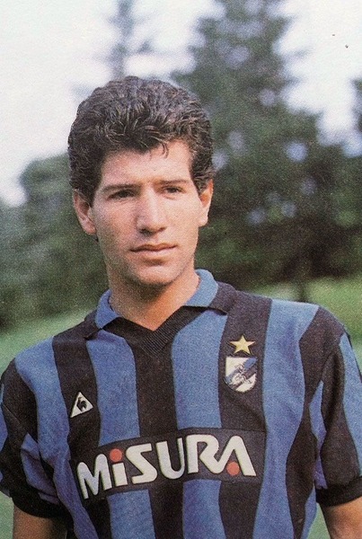 En 1987 il rejoint l'Inter Milan, il y restera....