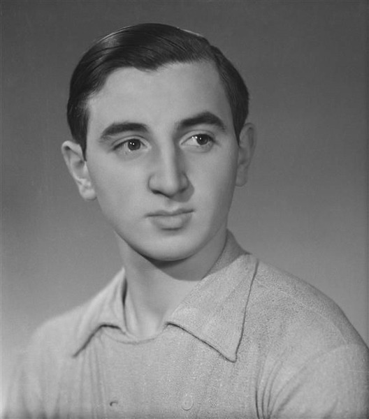 Quel artiste a payé l'opération esthétique pour refaire le nez de Charles Aznavour ?