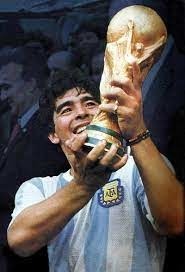 Maradona a gagné un ballon d'or dans sa carrière.
