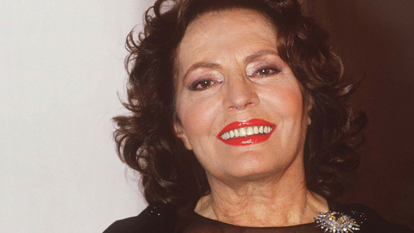 Célèbre chanteuse et actrice portugaise, il s'agit de ?