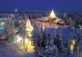 La demeure du Père Noël se situe à Jolupkki, une petite colline ressemblant à une oreille géante: " Pour recevoir tous les messages des enfants.... " près de Rovaniemi, qui est la capitale de ....