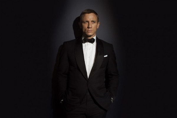 Daniel Craig mais avant lui Pierce Brosnan, Roger Moore, Sean Connery ont été l'agent James Bond...?