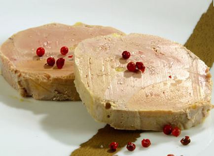 Le foie gras de canard a une saveur plus corsée alors que le foie gras d'oie est doux et raffiné :