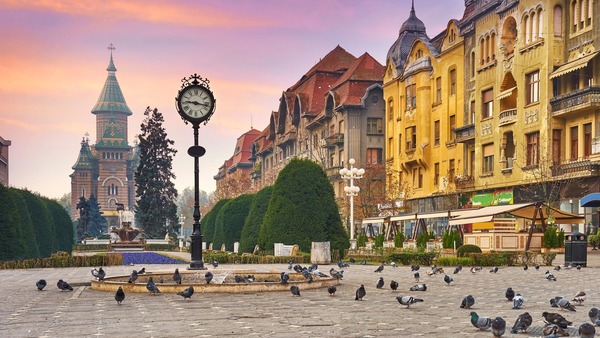 R : Dans quel pays commençant par 'R' est située la ville de Timișoara ?