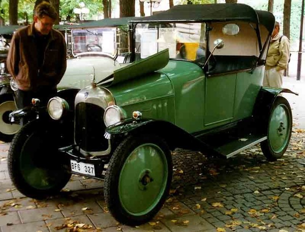 Quelle est la première voiture produite en série par Citroën ?