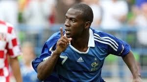 Avec quel club européen, Gaël Kakuta a-t-il effectué ses débuts en pro en 2009 ?