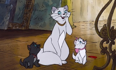 Dans Les Aristochats, comment s'appelle la maman des chatons ?