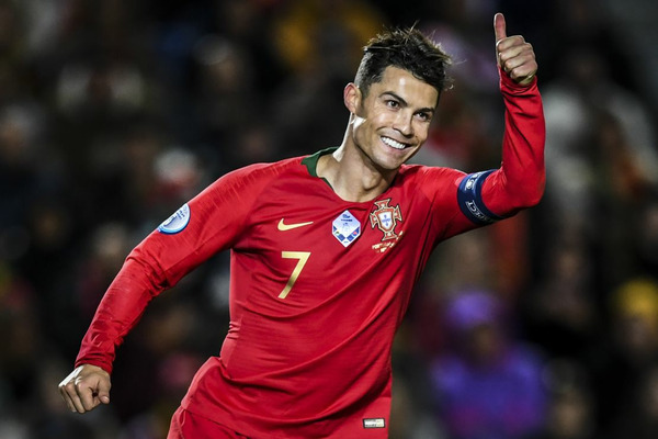 Qui est cette légende absolue du Football ?