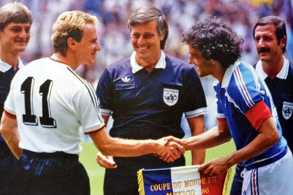Lors du Mondial de 1986, à quel stade de la compétition français et allemands se sont-ils affrontés ?
