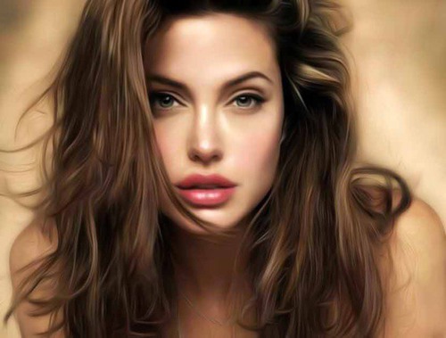 Quelle est la vraie couleur de cheveux de Angelina Jolie ?