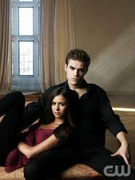 Quand Stefan a-t-il vu Elena pour la toute première fois ?