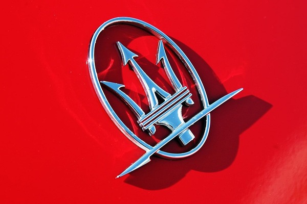 Ce logo appartient à quelle marque de voiture ?