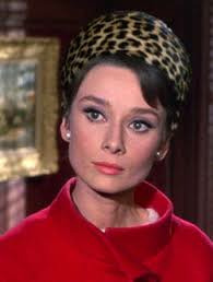 Actrice et mannequin britannique née à Ixelles. Elle fait partie des 8 personnes à avoir gagné un Oscar, un Grammy, un Emmy et un Tony Award !