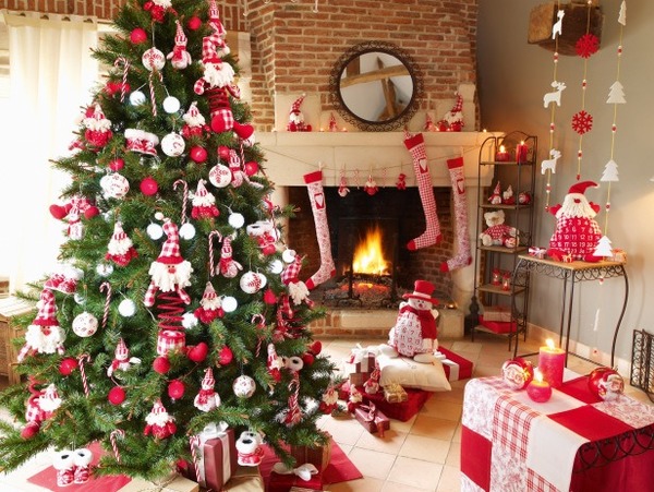 Où le sapin de Noël apparait-il pour la première fois en Europe ?