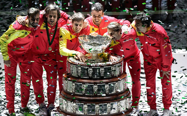 En Tennis, contre qui l'équipe d'Espagne a-t-elle remporté la finale de la Coupe Davis ?