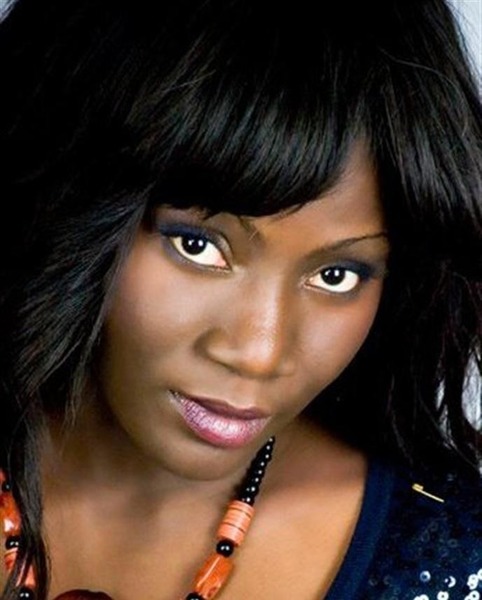 Actrice ivoirienne et gabonaise vu dans "qu'est ce qu'on à fait au bon Dieu"...