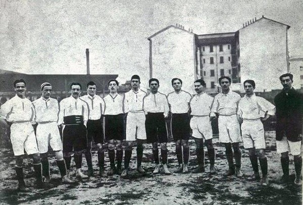 La première rencontre entre italiens et français a eu lieu à Milan en 1910. Quelle a été l'issue de ce match ?