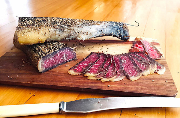Spécialité à base de viande séchée, poivre et piment, il s'agit du célèbre...
