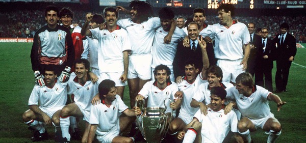 Contre quelle équipe remporte-t-il la finale de la LDC en 1989 ?