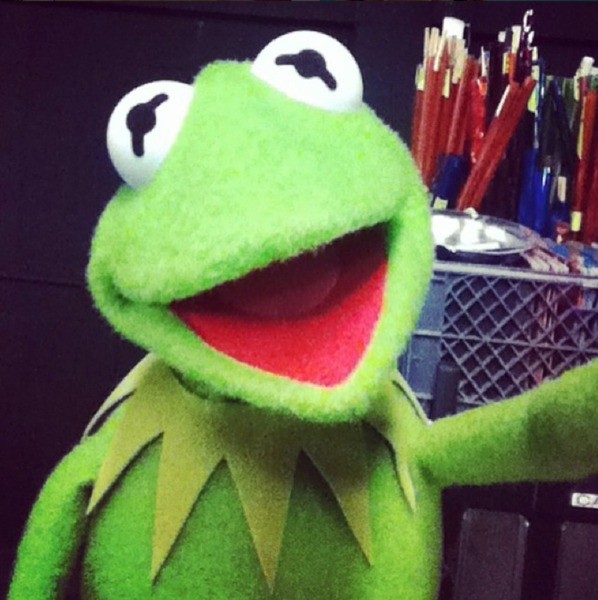 Qui est cette grenouille qui présente le Muppet Show ?