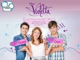 Qui sont les garçons à côté de Violetta ?