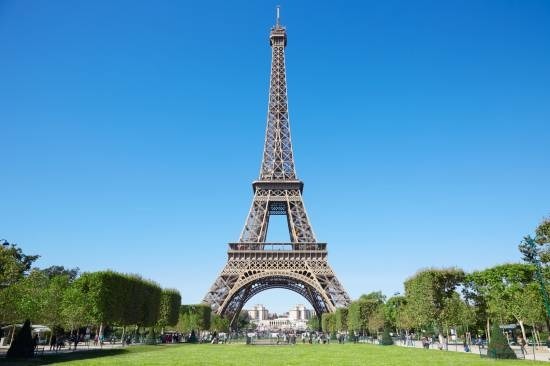 Quelle est la hauteur de la Tour Eiffel ?