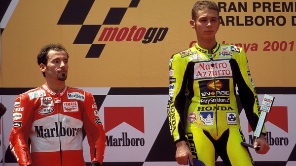 Dans quelle discipline Valentino Rossi et Max Biaggi etaient-ils rivaux ?