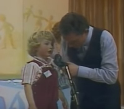 Dans cette émission où apparaît le petit Philippe, que va-t-il se passer durant les questions que Jacques Martin posa au garçon ?