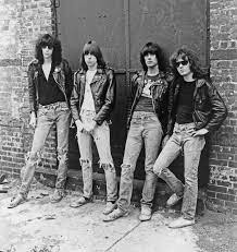 Quel est ce groupe Punk fondé en 1974 ?