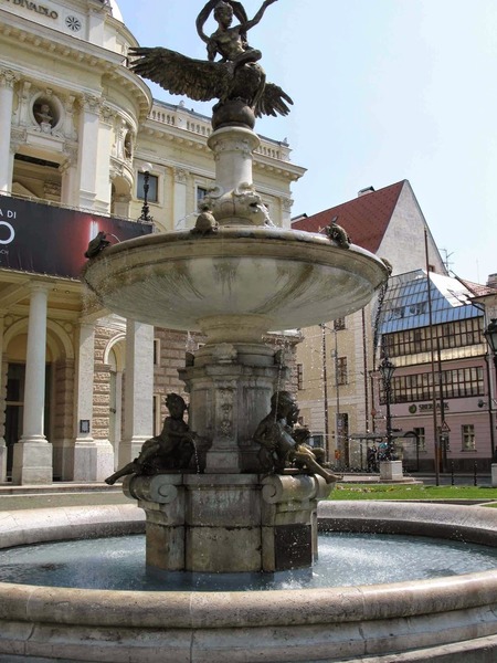 Ako sa volá bratislavská fontána pred Slovenským národným divadlom?