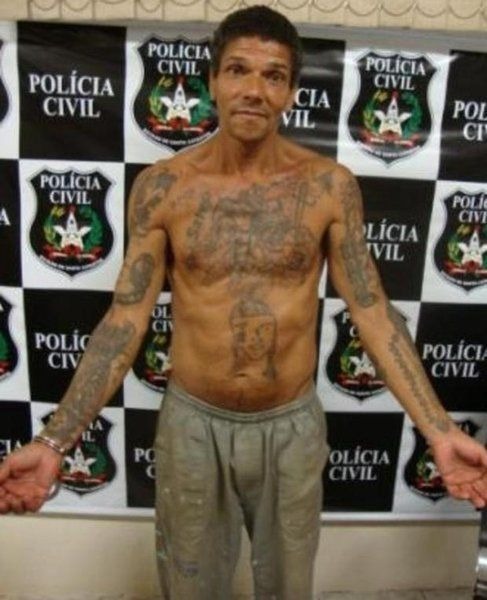 Pedro Rodrigues Filho a tué son père et lui à manger le coeur car ce dernier avait tué sa maman à la machette, il aurait tué entre 70 et 100 personnes au total, de quel pays vient-il ?
