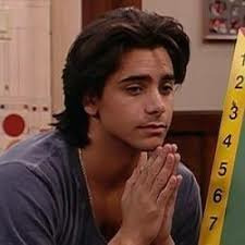 John Stamos est quel oncle dans la série "La fête à la maison" ?