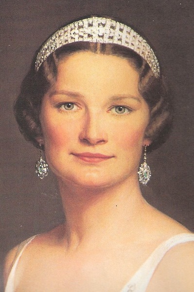 En 1935 c'est sa maman, la reine Astrid, qui meurt dans un accident de voiture à l'âge de...