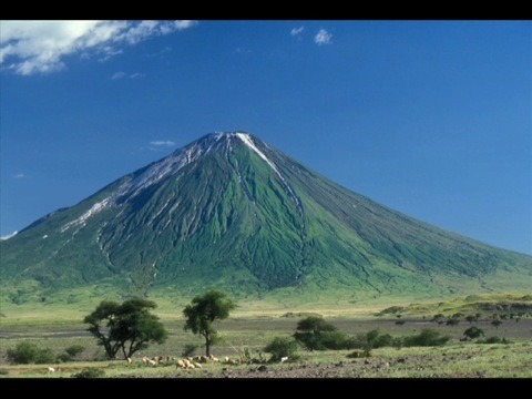 Quel volcan des États-Unis est le plus haut volcan du monde ?