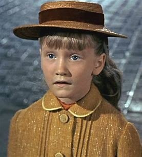 Je suis la fille de George et Winifred Banks, Mary Poppins est la nourrice de mon frère et moi, je m'appelle..