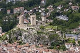 Les habitants de la ville de Foix sont les ...